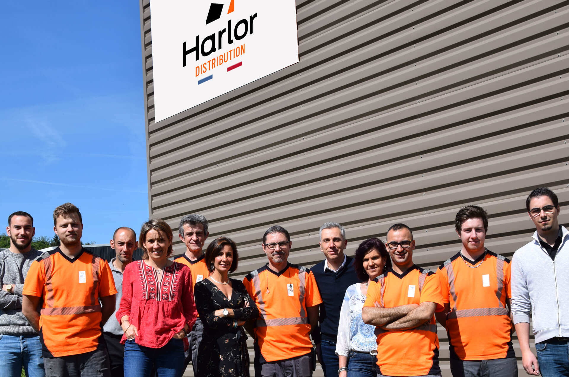 HARLOR DISTRIBUTION MATERIEL TRAITEMENT DE SURFACE DES METAUX POMPE equipe