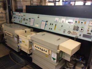 HARLOR DISTRIBUTION Vieux pupitres de commandes- redresseur de courant continu pour traitement de surface des metaux
